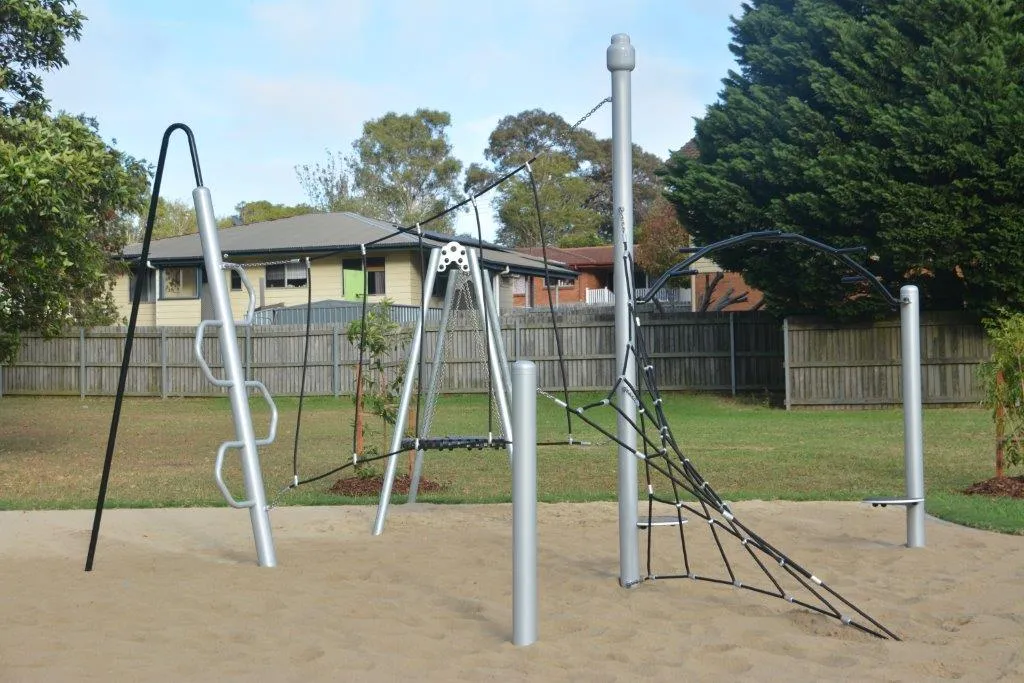 SMALL NINJA ROPE PLAYGROUND